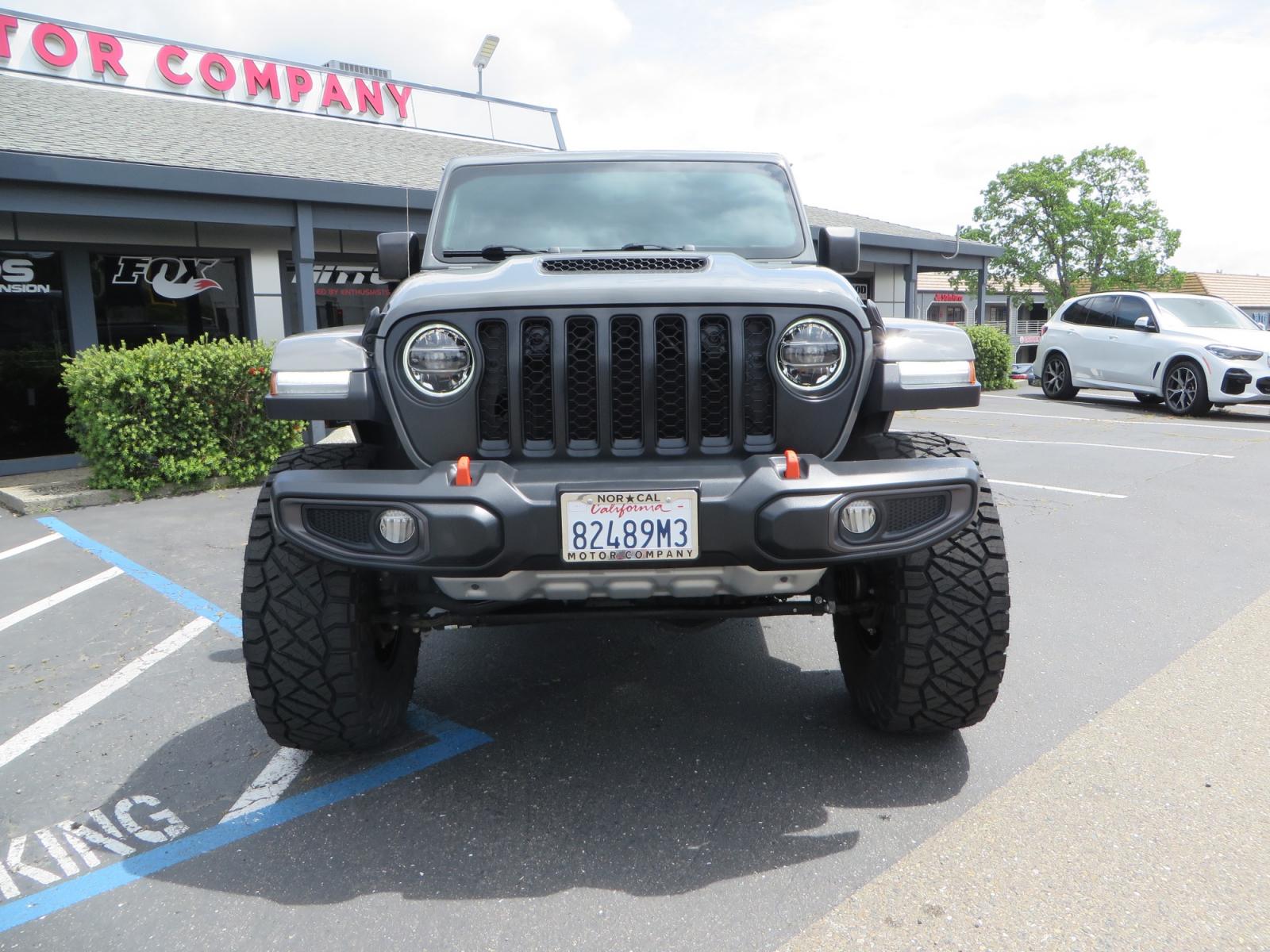 2021 Sting Grey /BLACK Jeep Gladiator Gladiator Mojave (1C6JJTEG4ML) with an 3.6L V6 engine, automatic transmission, located at 2630 Grass Valley Highway, Auburn, CA, 95603, (530) 508-5100, 38.937893, -121.095482 - Mojave Galdiator featuring a Readylift 4" suspension system, 37" Nitto Ridge Grappler tires, 17" Fuel Ammo wheels, Rugged Ridge bed cover, and window tint. - Photo #1